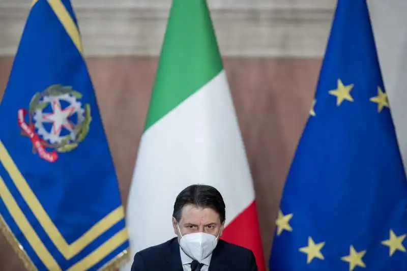 conferenza stampa di fine anno di giuseppe conte 20