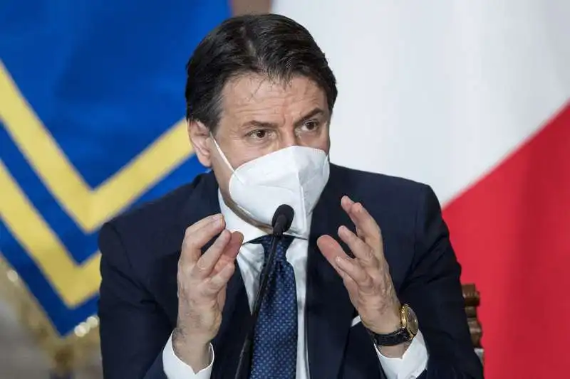 conferenza stampa di fine anno di giuseppe conte 25