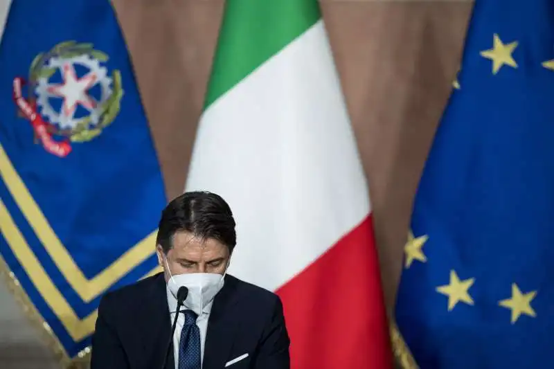 conferenza stampa di fine anno di giuseppe conte 28