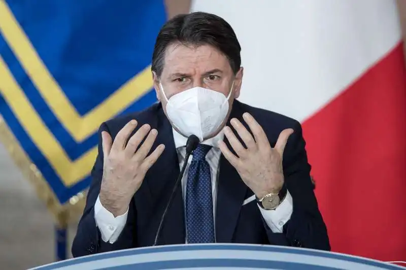 conferenza stampa di fine anno di giuseppe conte 4