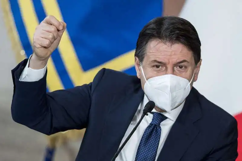 conferenza stampa di fine anno di giuseppe conte 5