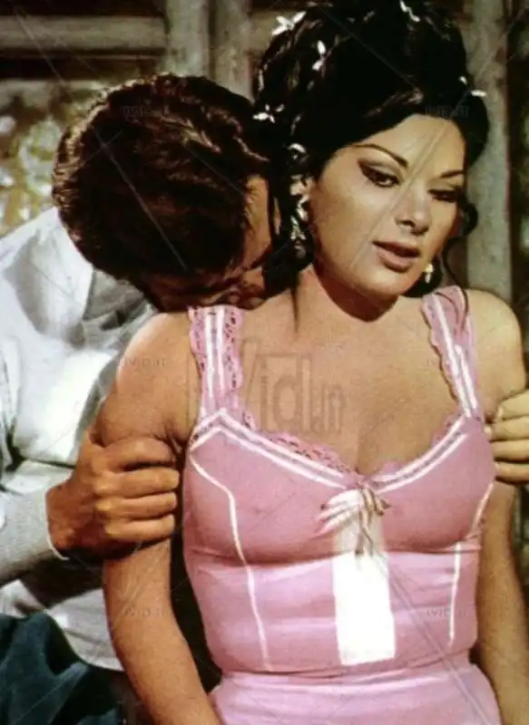 edwige fenech   i peccati di madame bovary 0