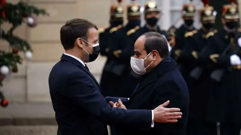 emmanuel macron riceve al sisi all eliseo  2