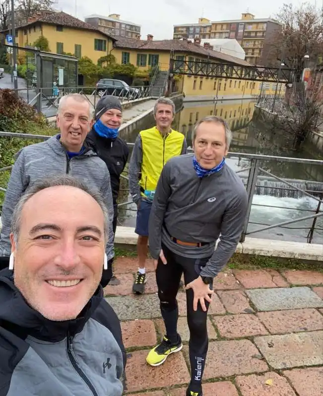 giulio gallera fa jogging e viola la zona arancione 2