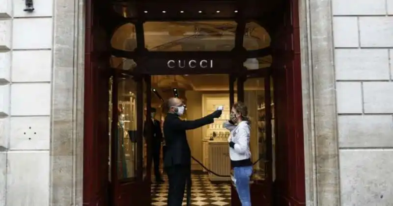 GUCCI FA PARTE DEL GRUPPO KERING