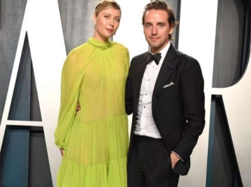 MARIA SHARAPOVA E ALEXANDER GILKES