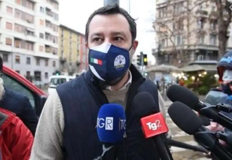 matteo salvini con i city angels a natale 1