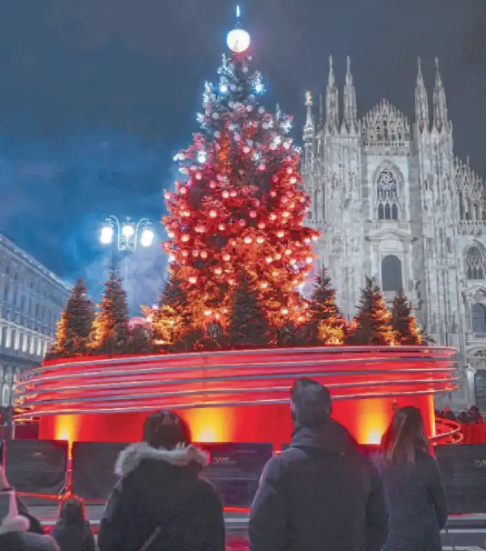 MILANO ALBERO DI NATALE