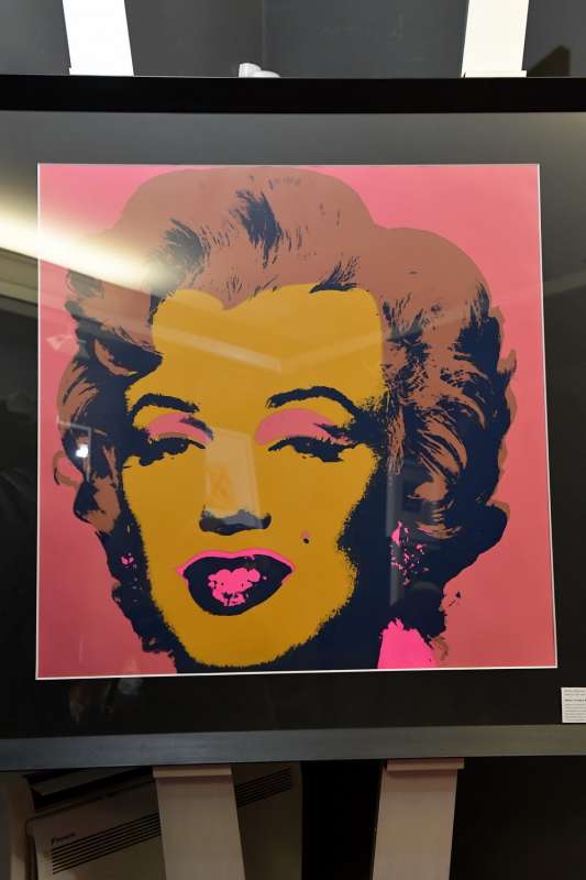 opera di andy warhol esposta alla galleria restelliartco