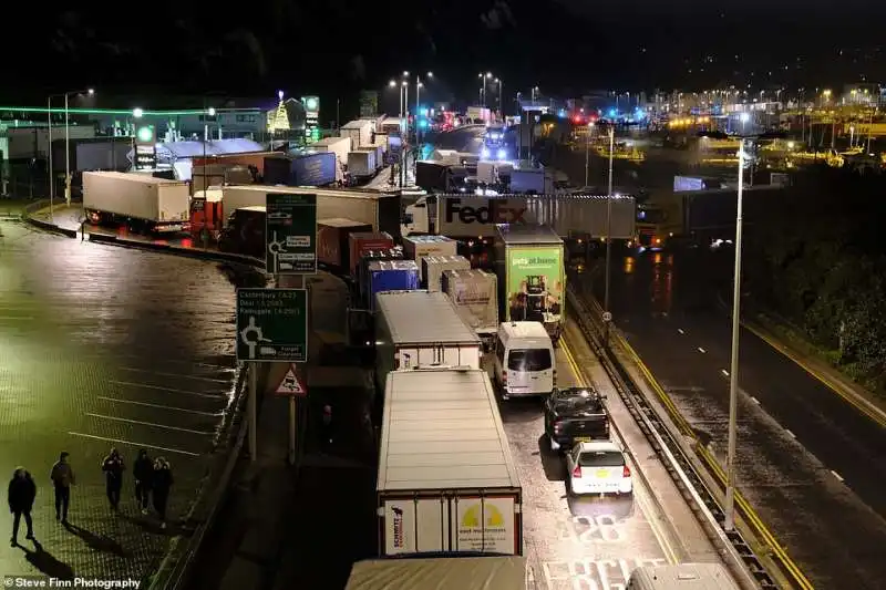 proteste camionisti a dover 24