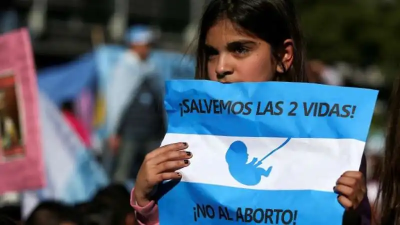 proteste contro legg aborto argentina