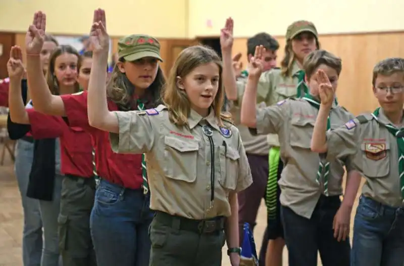 RAGAZZI E RAGAZZE NEGLI SCOUT 4