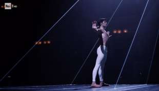 roberto bolle a riveder le stelle prima della scala 2020 5