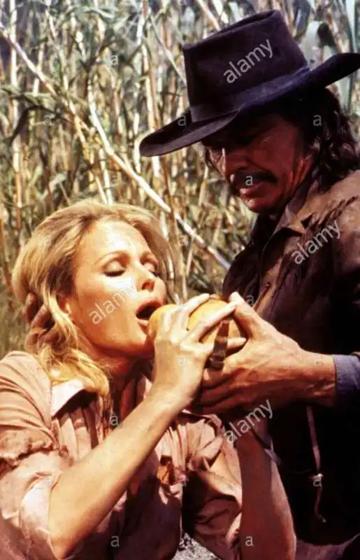 ursula andress charles bronson   sole rosso 