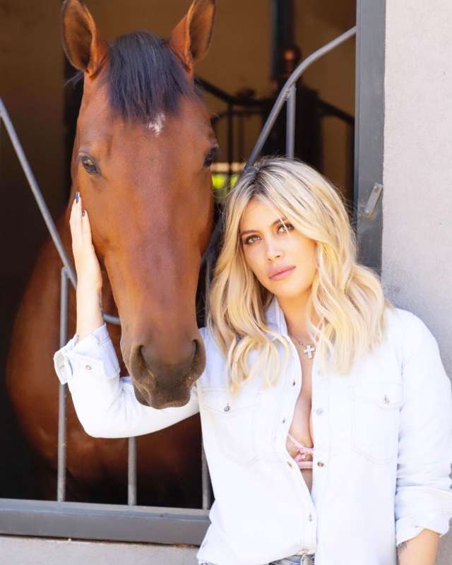 wanda nara e il cavallo 4