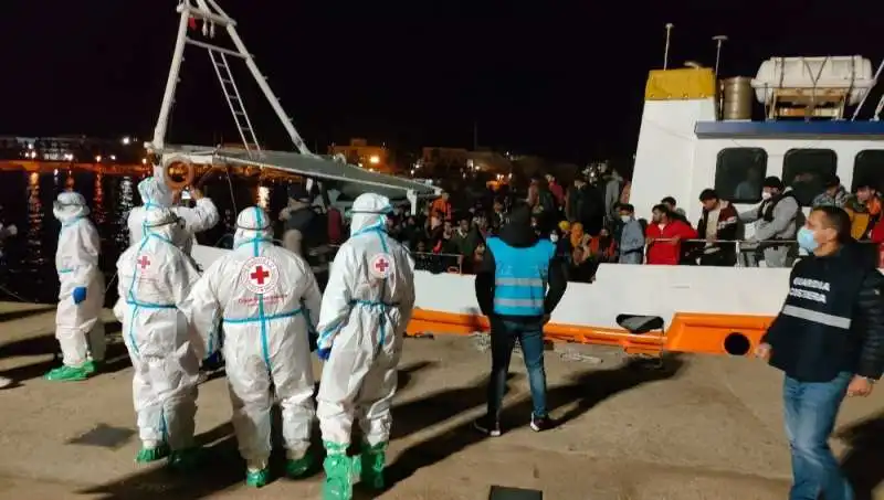 arrivo di migranti in puglia