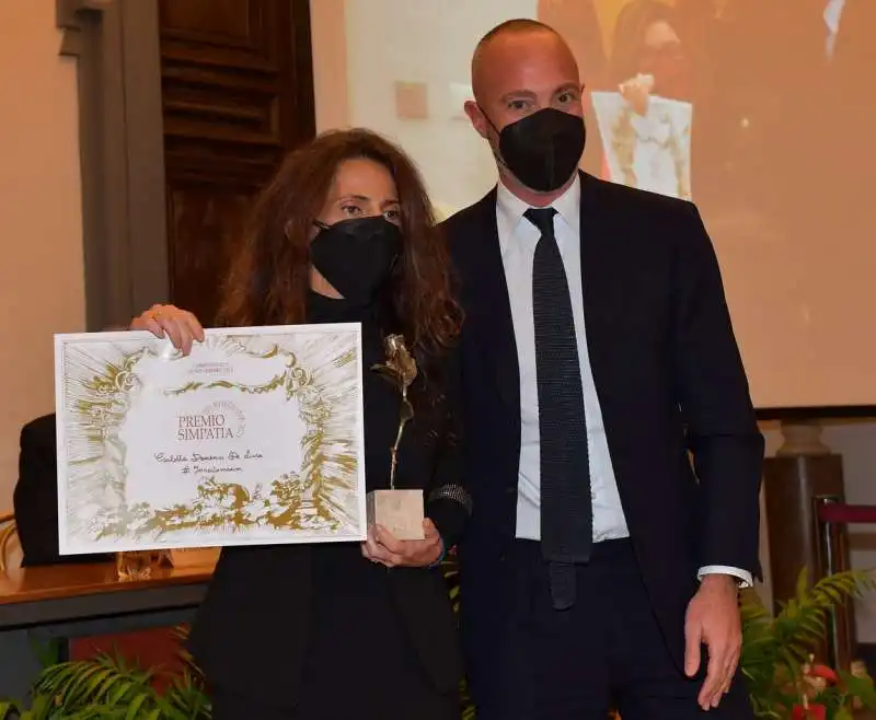 carlotta domenici de luca premiata da nicola maccanico  foto di bacco