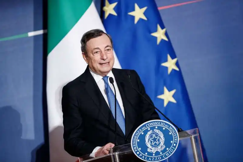 conferenza stampa di fine anno di mario draghi   1