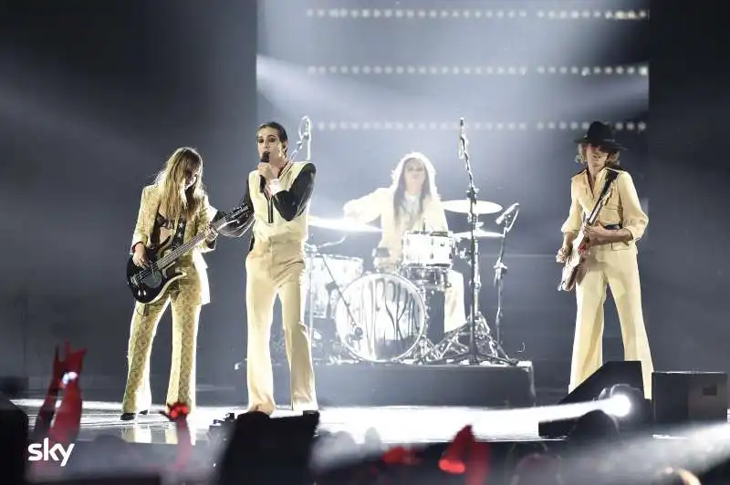 i maneskin alla finale di x factor ph julehering 14