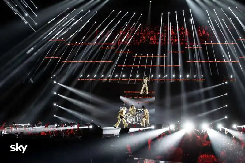 i maneskin alla finale di x factor ph julehering 28