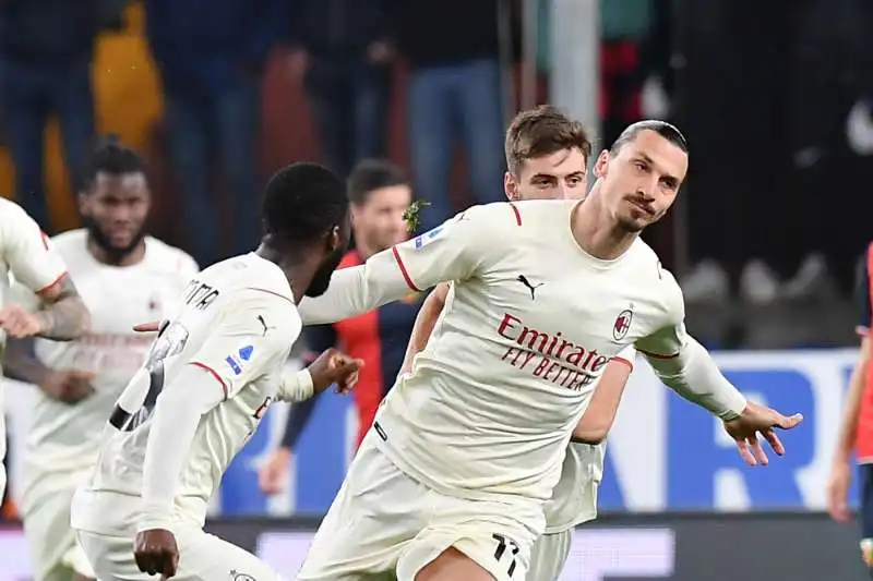 ibra esulta dopo un gol del milan