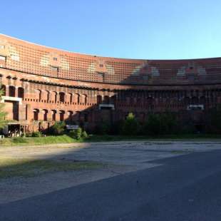 il kongresshalle colosseo nazista di norimberga 12