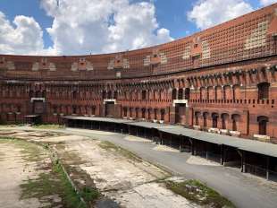 il kongresshalle colosseo nazista di norimberga 4