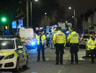 Incendio a Londra che ha ucciso 4 bambini 6