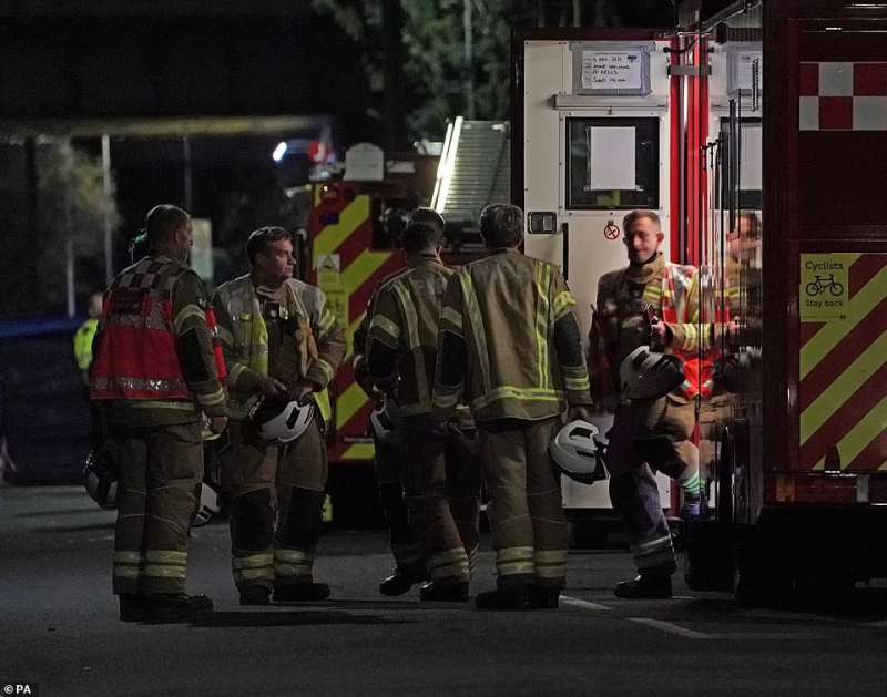 Incendio a Londra che ha ucciso 4 bambini 8