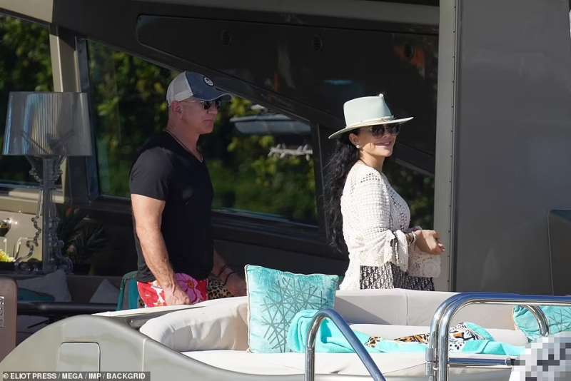 jeff bezos e laura sanchez a st. barts 6