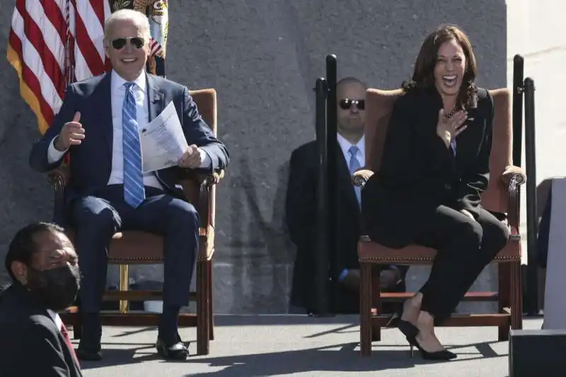 joe biden kamala harris  