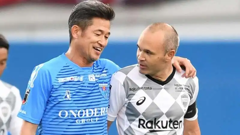 kazu miura con iniesta