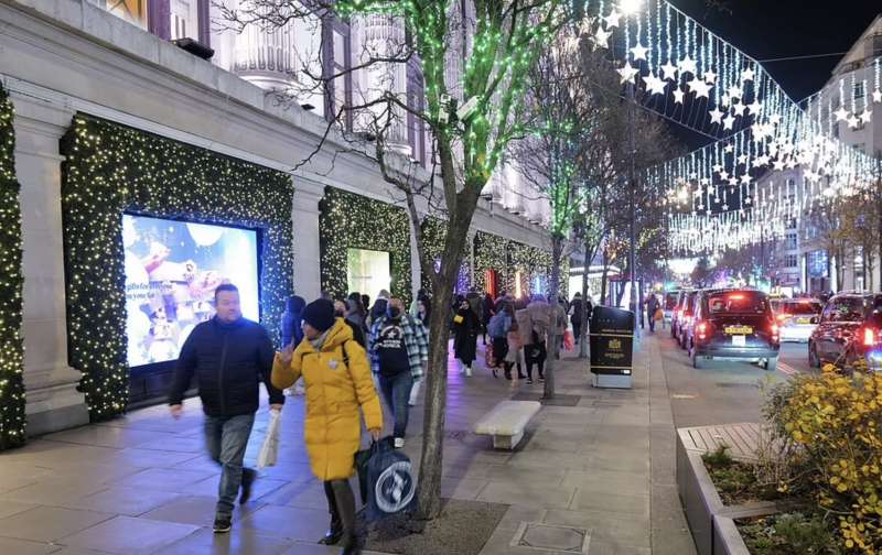 le strade di londra quasi deserte natale 2021