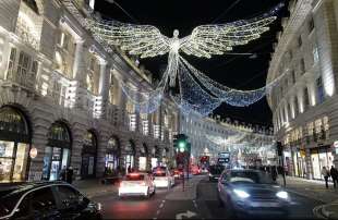 le strade di londra quasi deserte natale 2021.