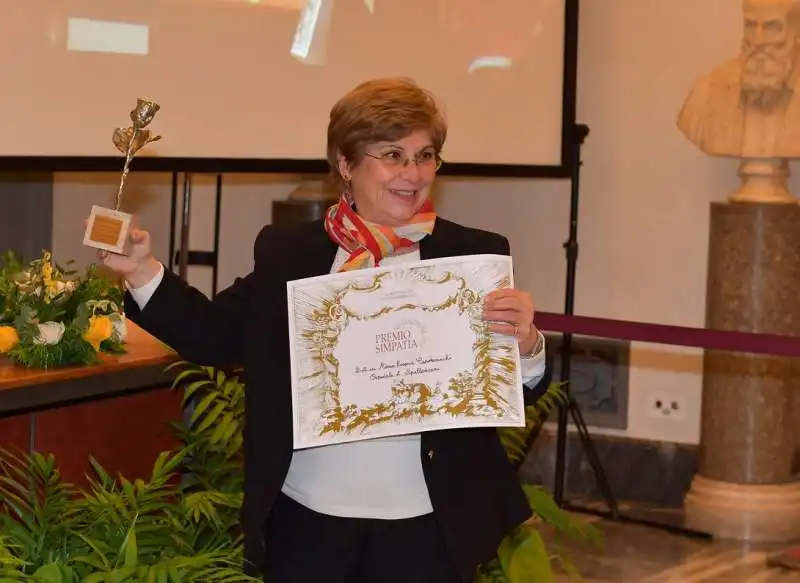 maria rosaria bianchi con il premio simpatia  foto di bacco