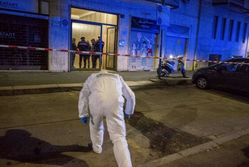 milano, uomo ucciso in casa 17