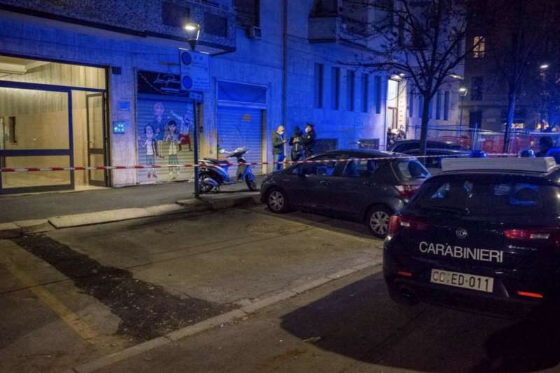 milano, uomo ucciso in casa 9