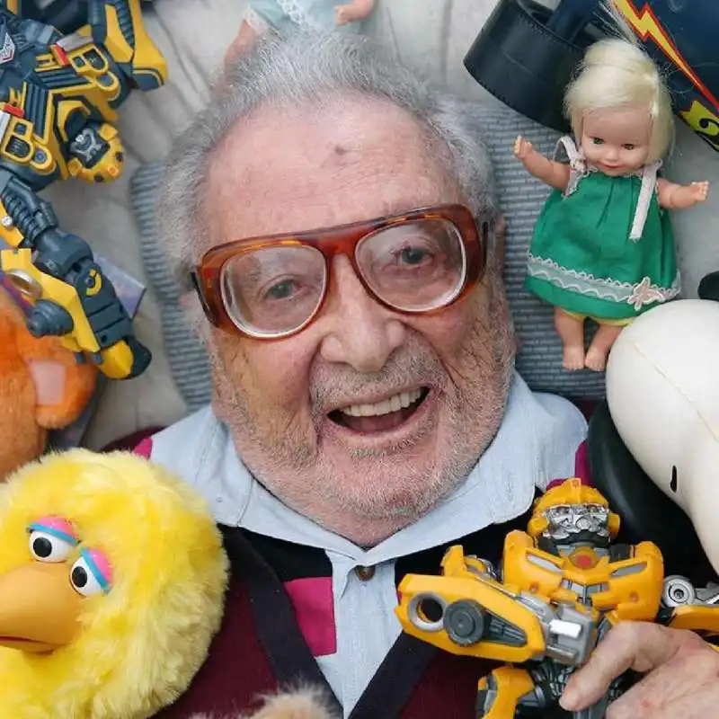 morto henry orenstein inventore dei transformers 8