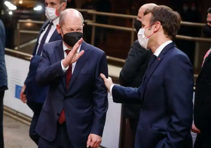 olaf scholz  emmanuel macron 