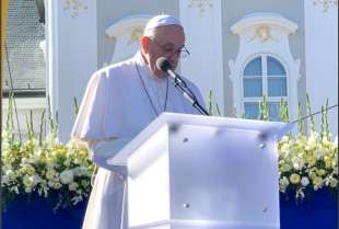 papa francesco in slovacchia 1