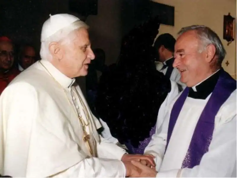 PAPA RATZINGER E PIETRO VERGARI