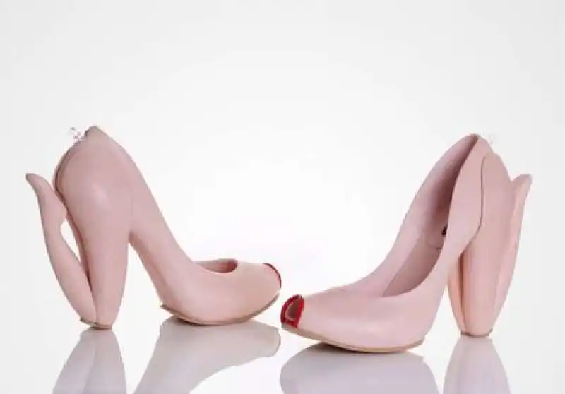 scarpe corpo nudo di donna