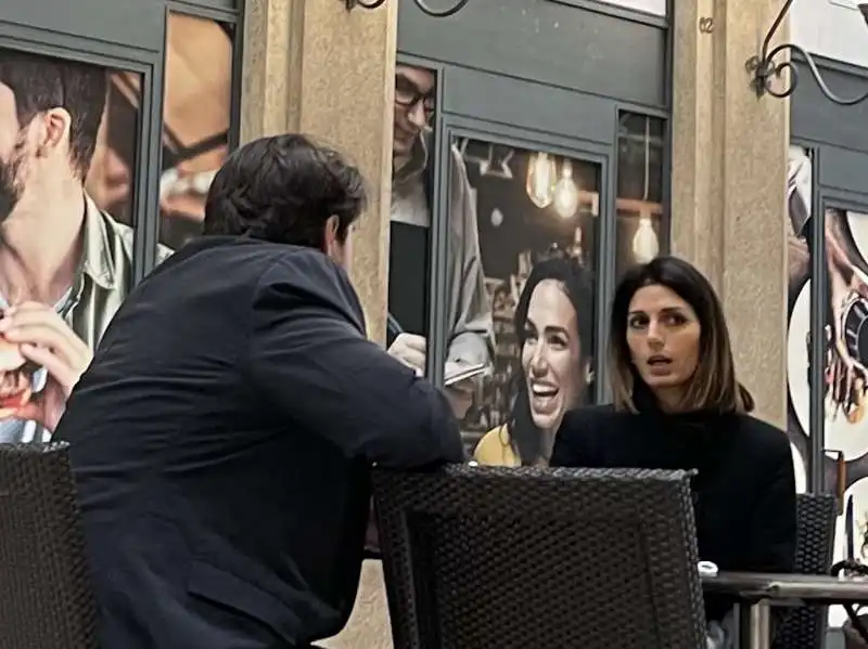 stefano buffagni e virginia raggi al bar della galleria alberto sordi   5