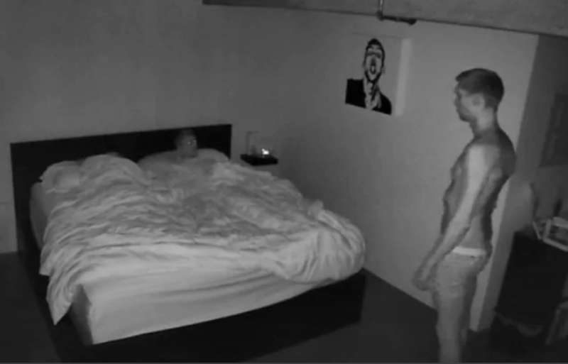 telecamere nella stanza da letto 1