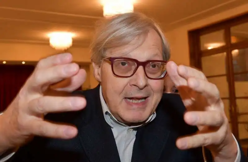 vittorio sgarbi versione one man show  foto di bacco (4)