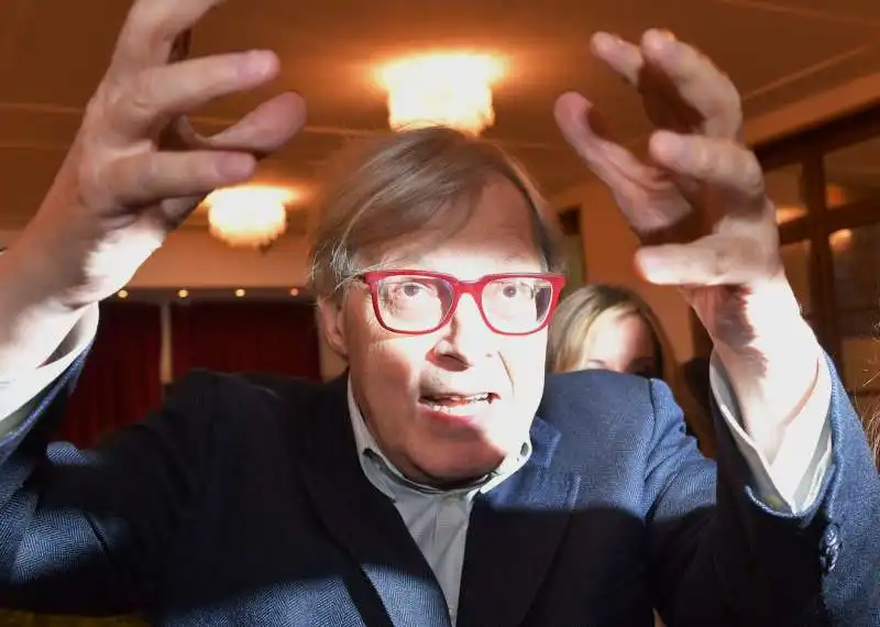 vittorio sgarbi versione one man show  foto di bacco (5)