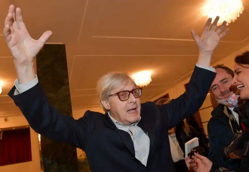 vittorio sgarbi versione one man show  foto di bacco (7)