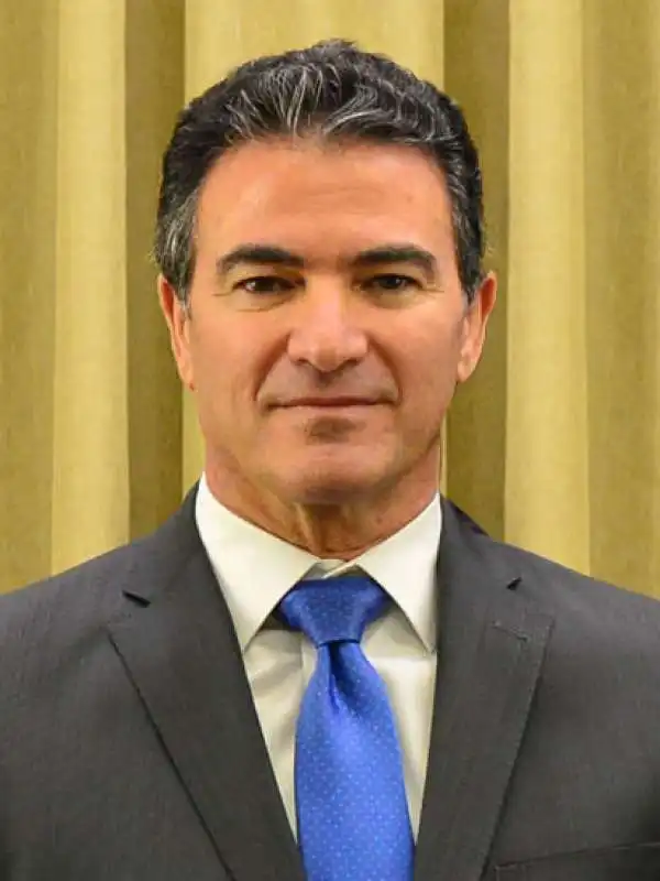 yossi cohen 9