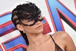 zendaya con l'abito ragnatela alla premiere di spider man 2