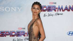 zendaya con l'abito ragnatela alla premiere di spider man 4